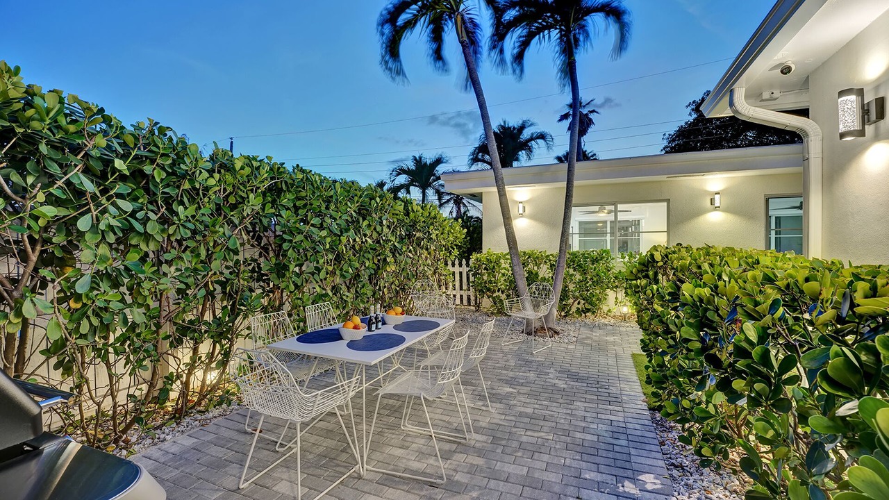 Photo of Outdoor in Poinsettia Heights