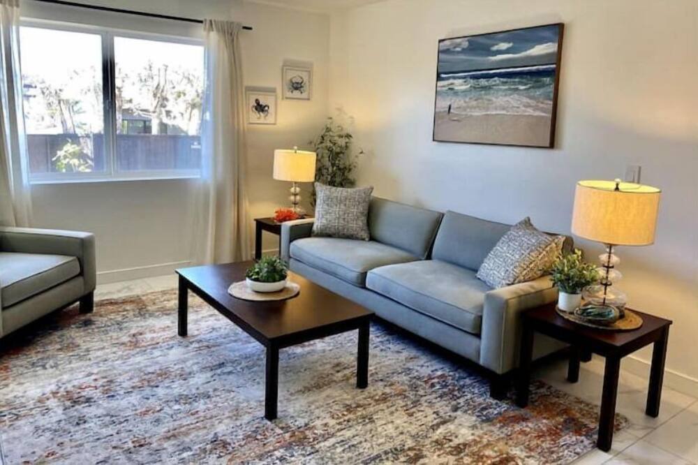 Photo of Livingroom in South Laguna