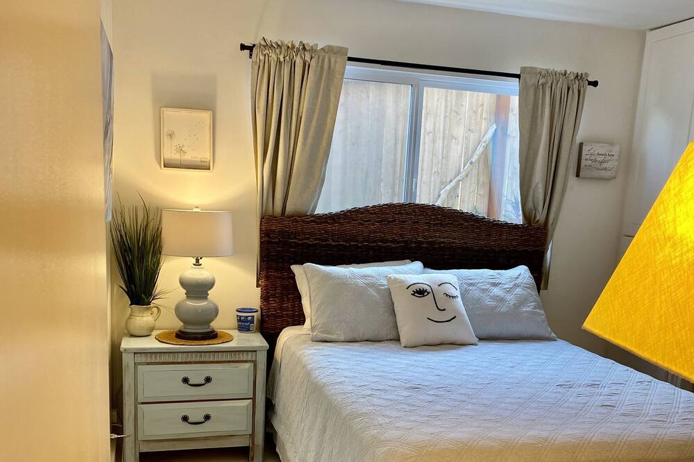 Photo of Bedroom in South Laguna