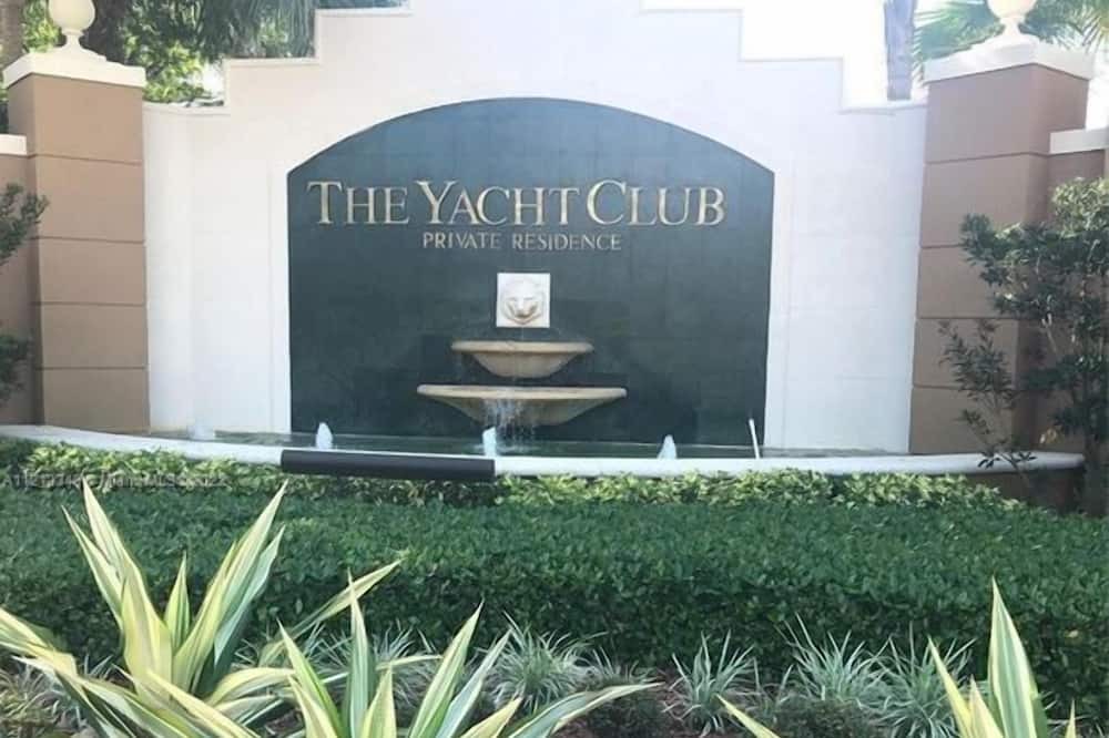 Photo of Others in Aventura