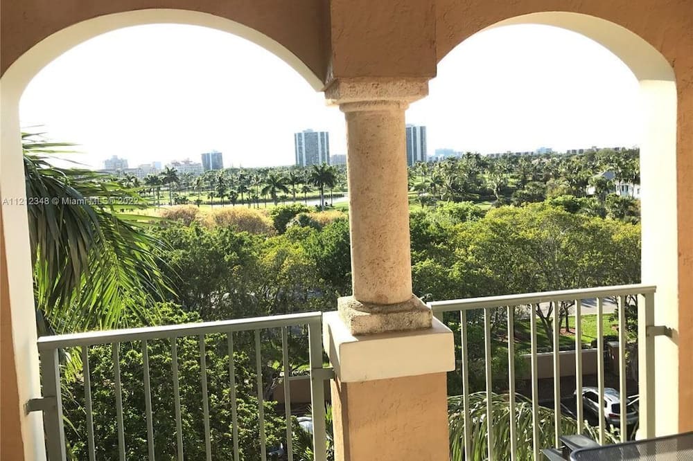 Photo of Others in Aventura