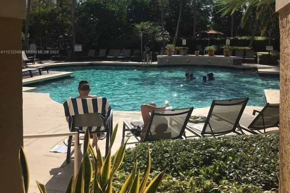 Photo of Others in Aventura