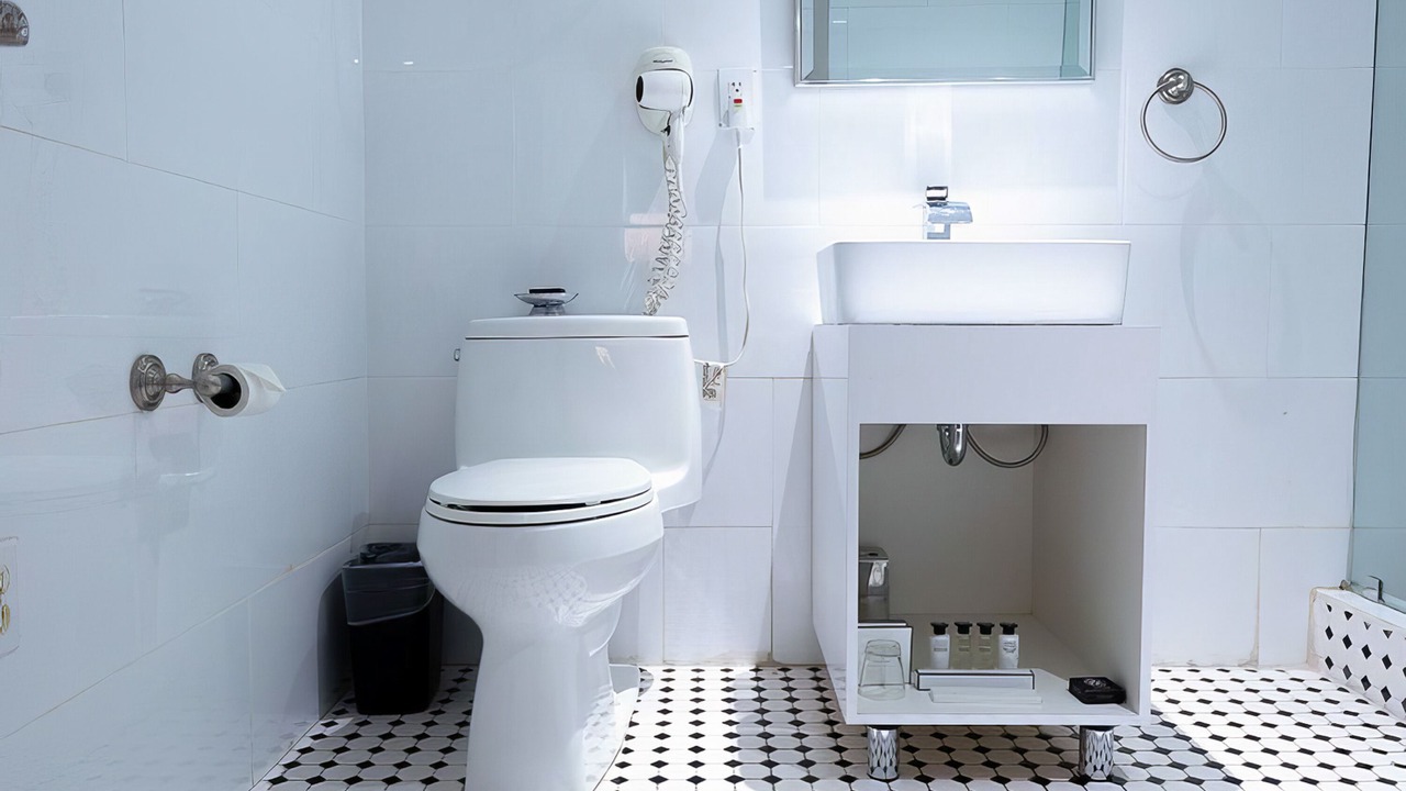 Photo of Bathroom in South Pointe