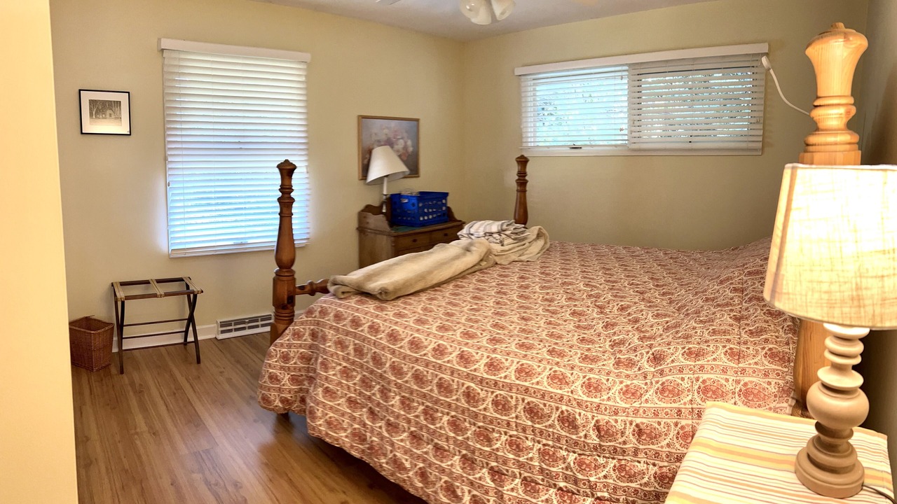 Photo of Bedroom in Whispering Pines