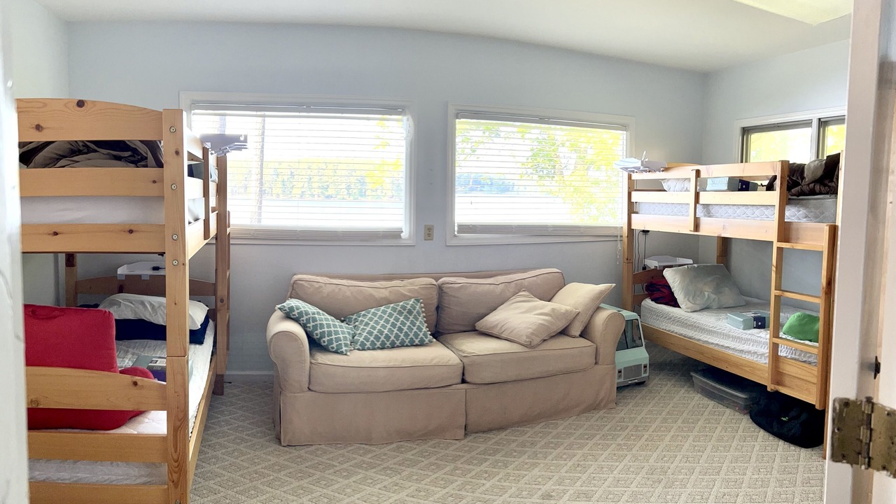 Photo of Livingroom in Whispering Pines