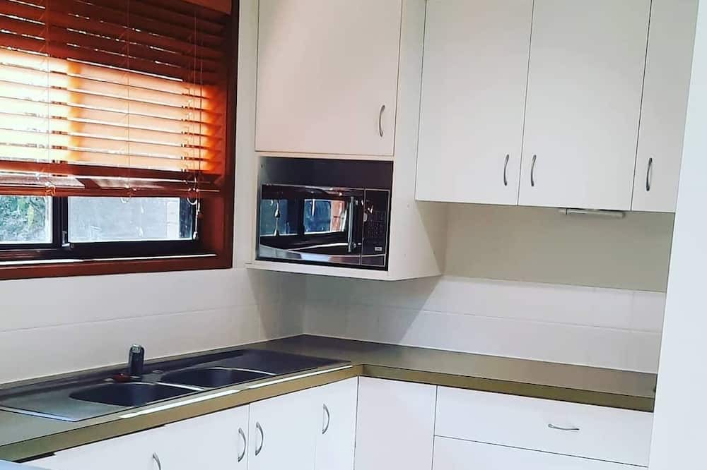 Photo of Kitchen in Scullin
