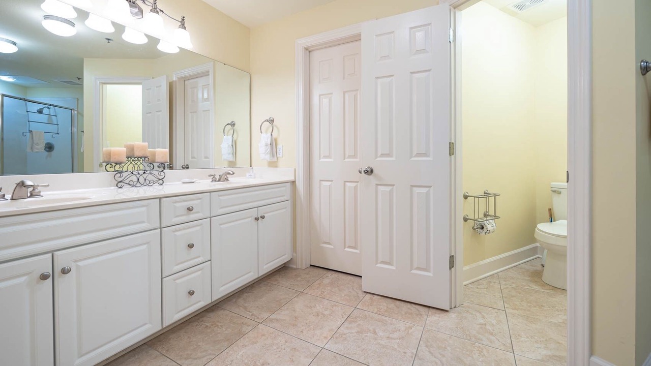 Photo of Bathroom in Orange Beach East