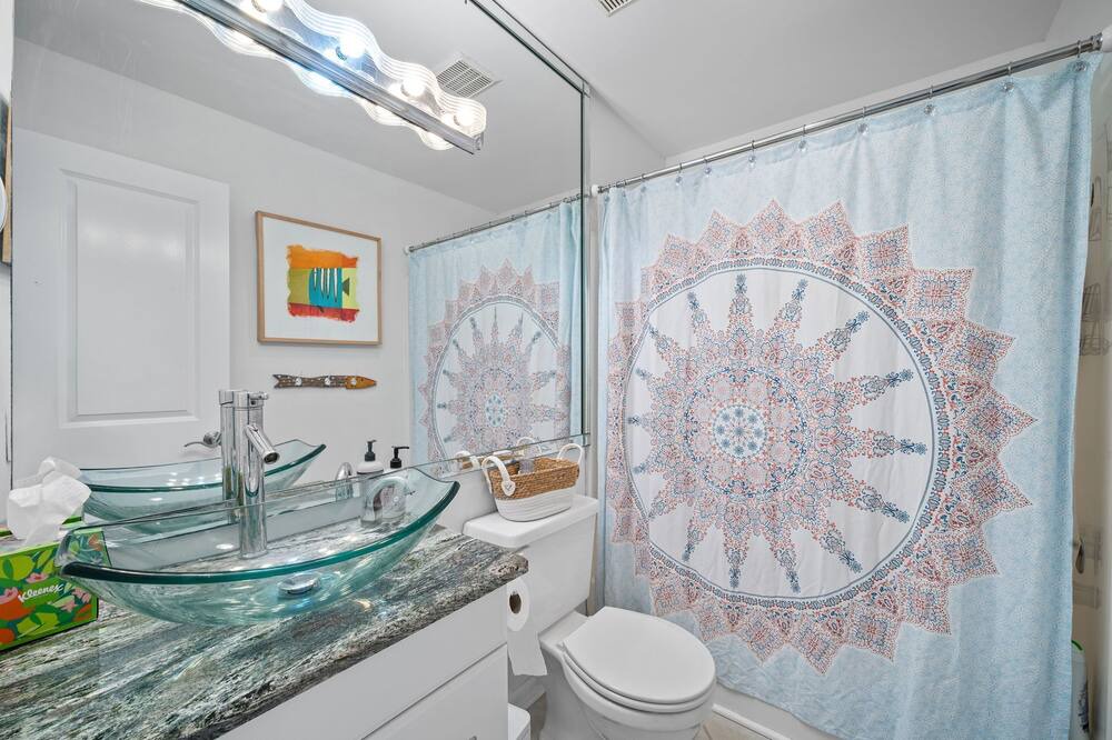 Photo of Bathroom in Orange Beach East