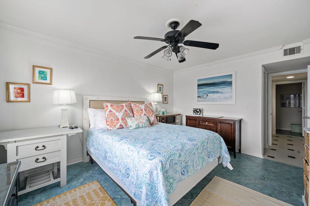 Photo of Bedroom in Orange Beach East