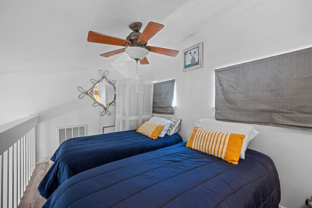Photo of Bedroom in Orange Beach East