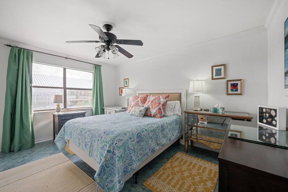 Photo of Bedroom in Orange Beach East