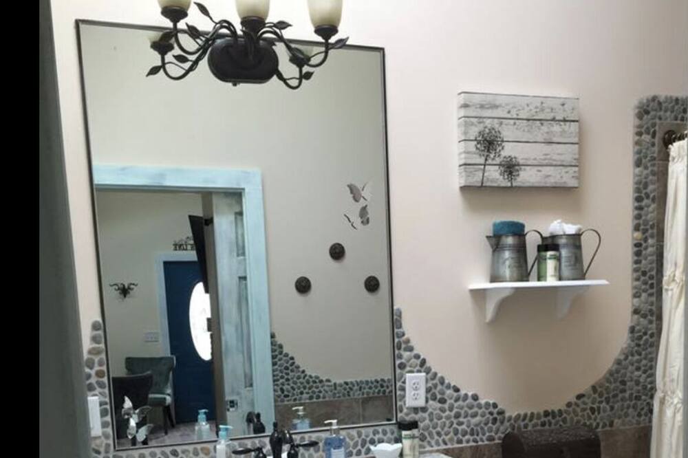 Photo of Bathroom in Highland