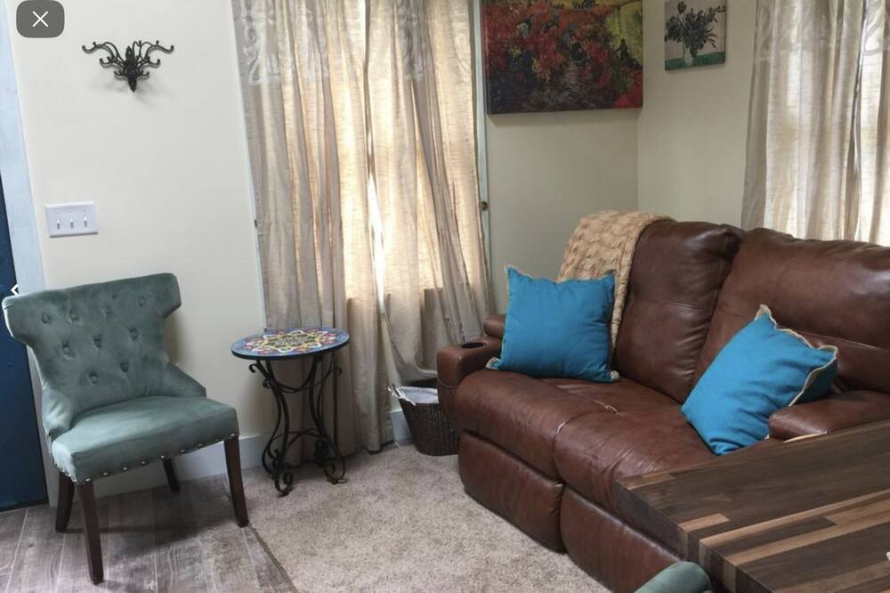 Photo of Livingroom in Highland