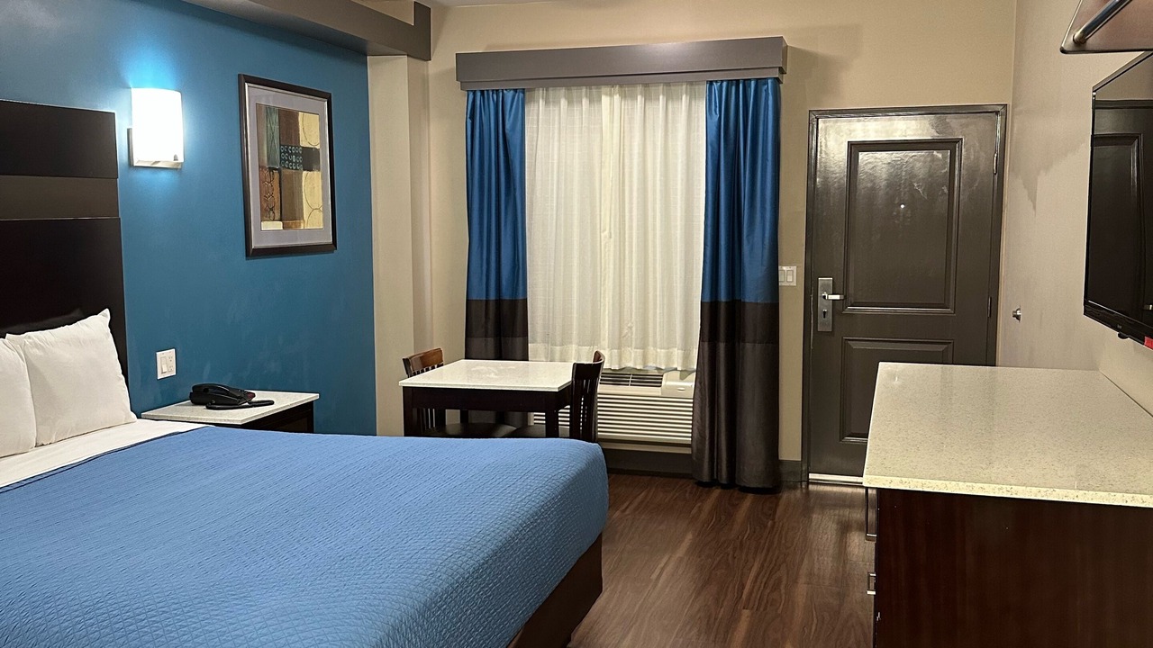 Photo of Bedroom in Maywood