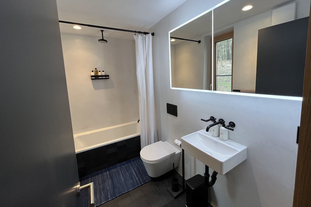 Photo of Bathroom in Hollowville