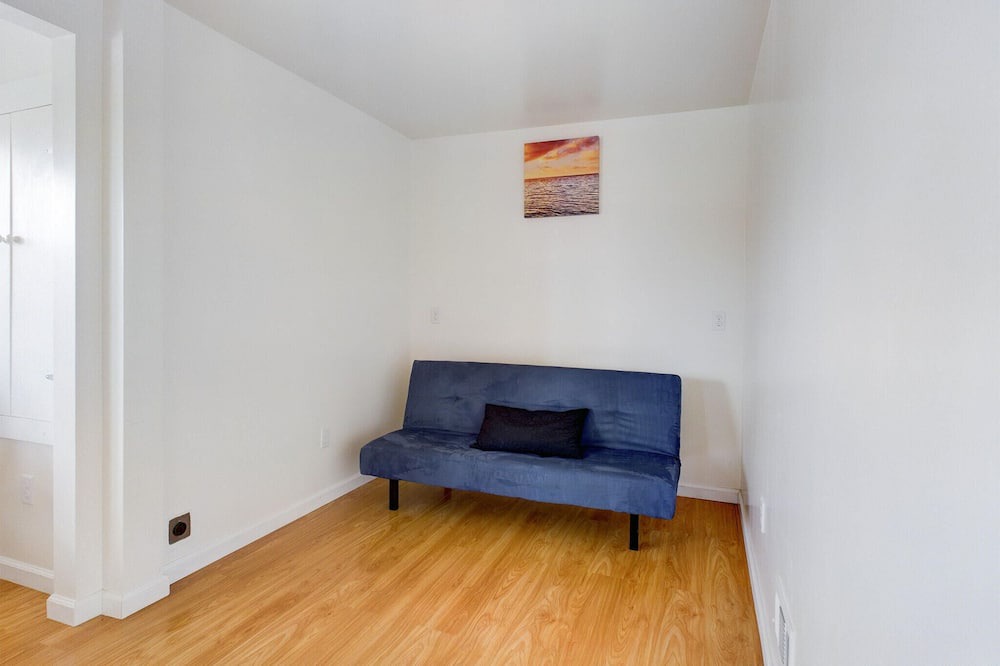 Photo of Livingroom in Sunnyside