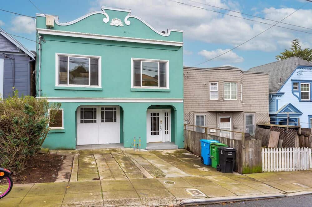 Photo of Outdoor in Sunnyside