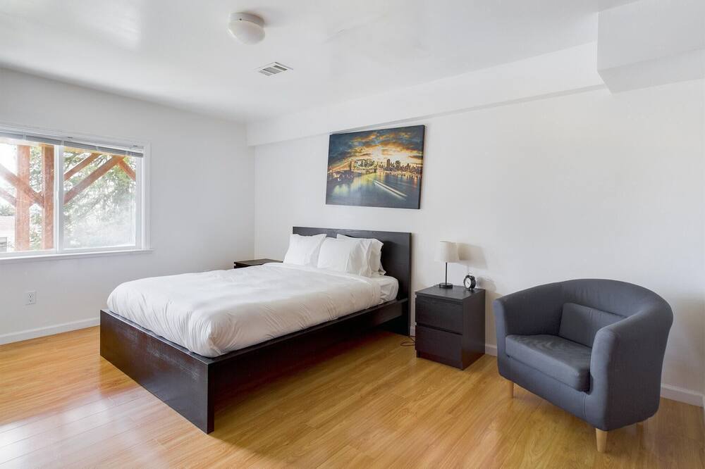 Photo of Bedroom in Sunnyside
