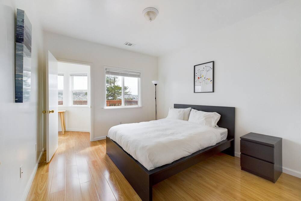 Photo of Bedroom in Sunnyside