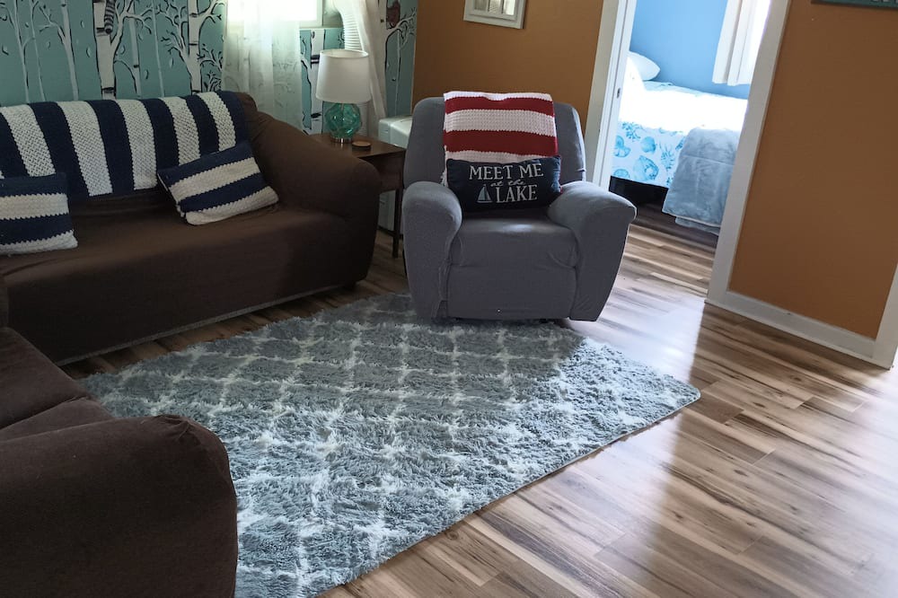 Photo of Livingroom in Edinboro