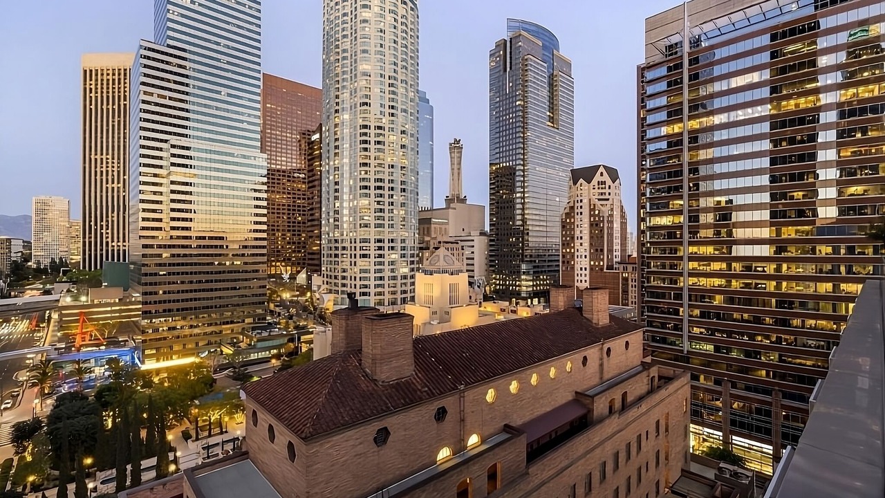 Photo of Others in Financial District