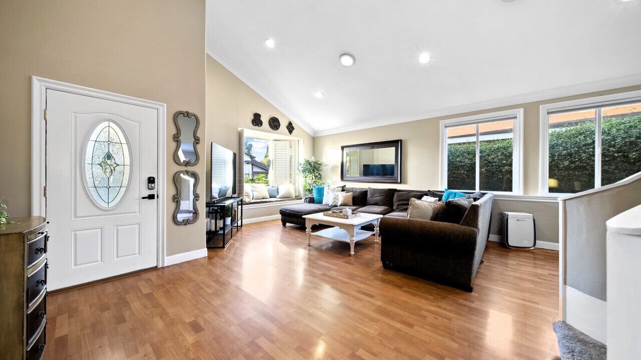 Photo of Livingroom in Tustin