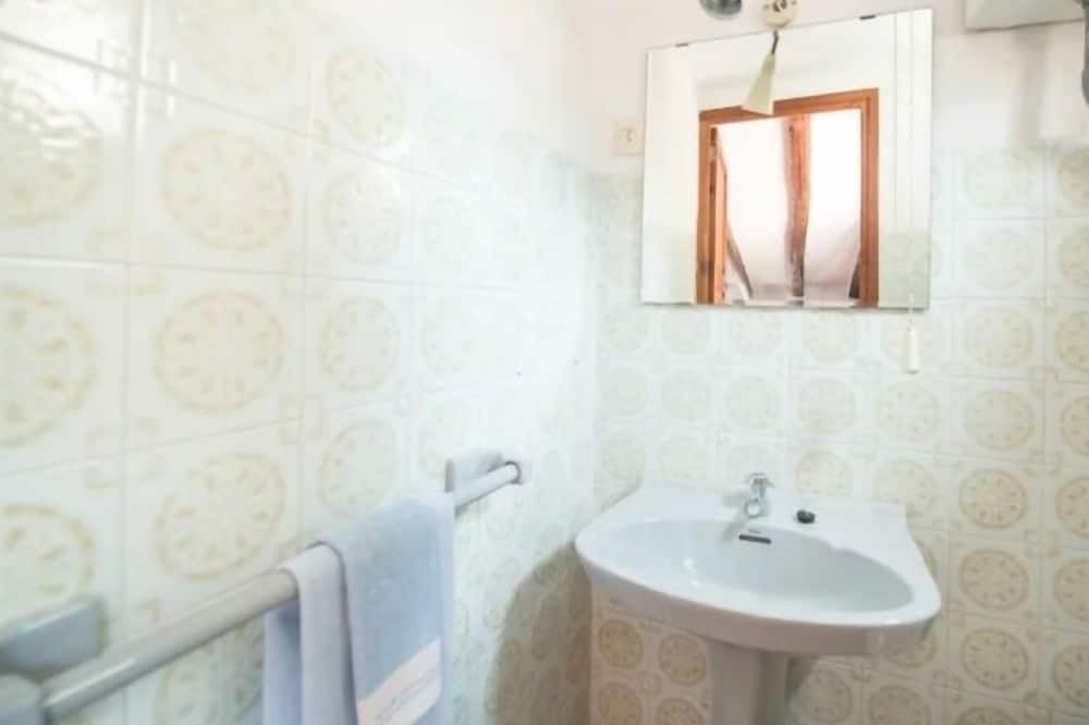 Photo of Bathroom in Fornalutx