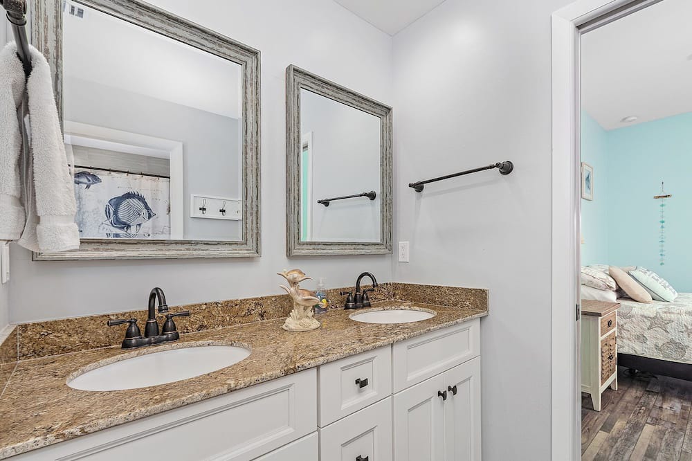 Photo of Bathroom in Jose's Hideaway