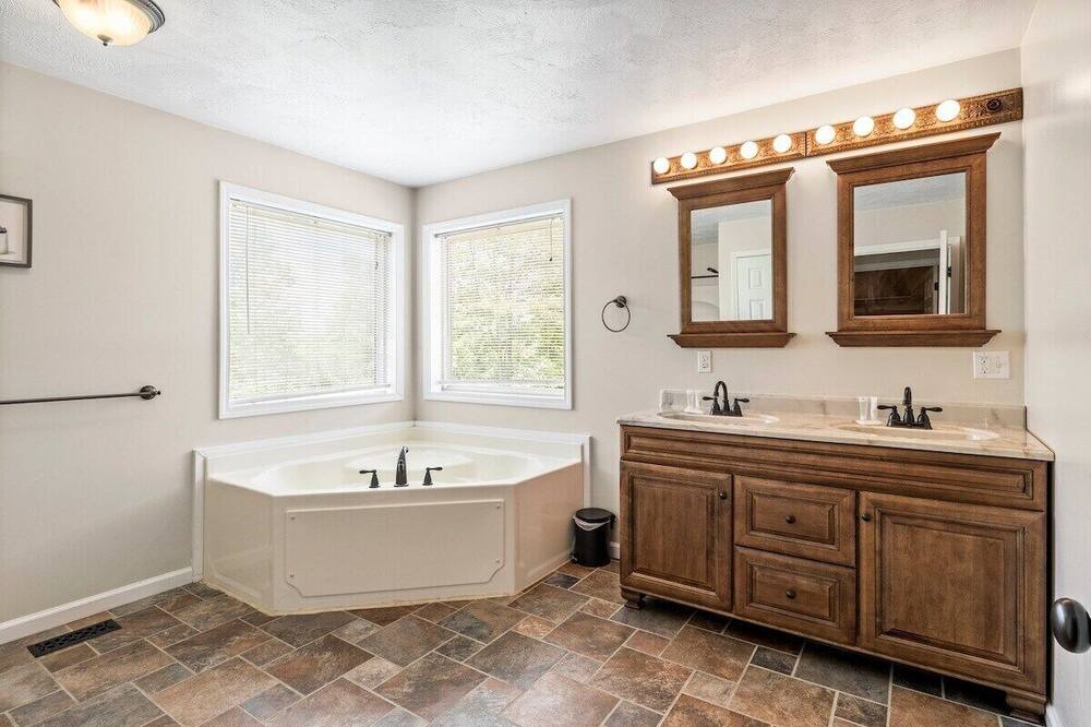 Photo of Bathroom in Lansing