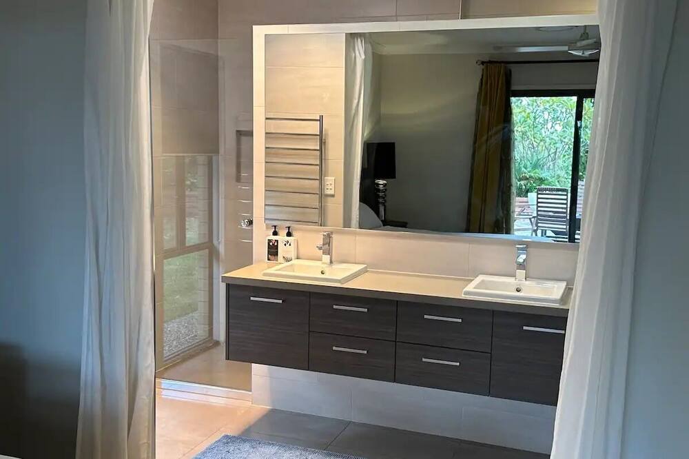 Photo of Bathroom in Bellbowrie