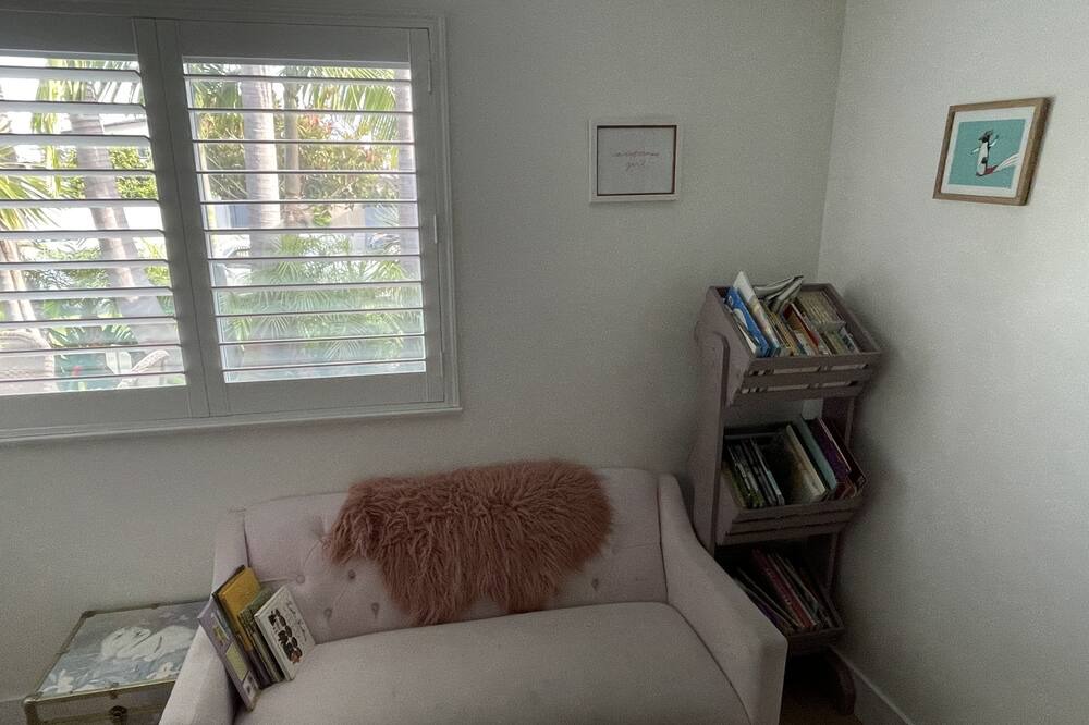 Photo of Livingroom in Downtown