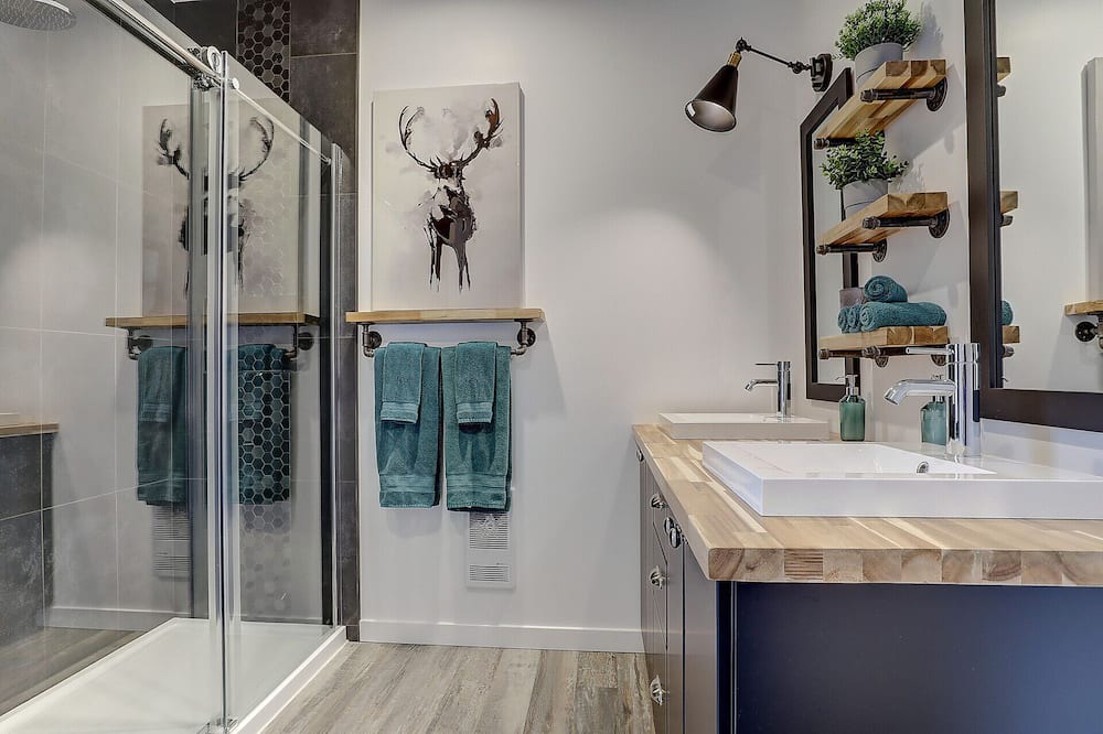 Photo of Bathroom in Val-Racine