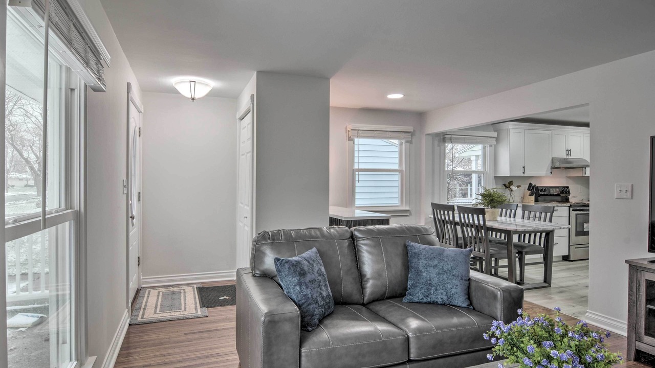 Photo of Livingroom in Amherst