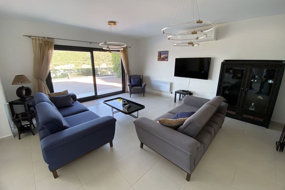 Photo of Livingroom in Torba