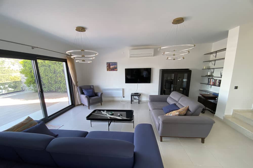 Photo of Livingroom in Torba