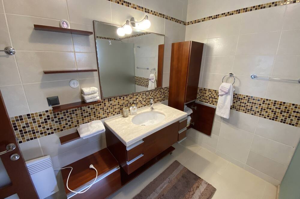 Photo of Bathroom in Torba