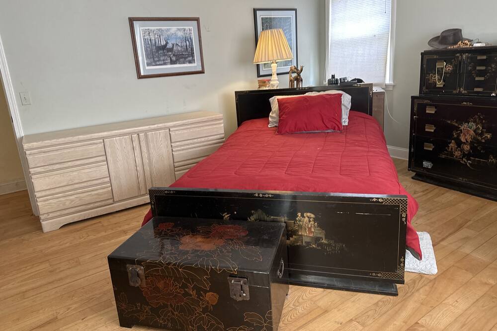 Photo of Bedroom in Holcomb