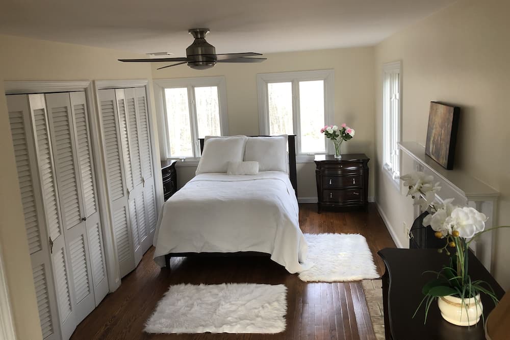 Photo of Bedroom in South Salem