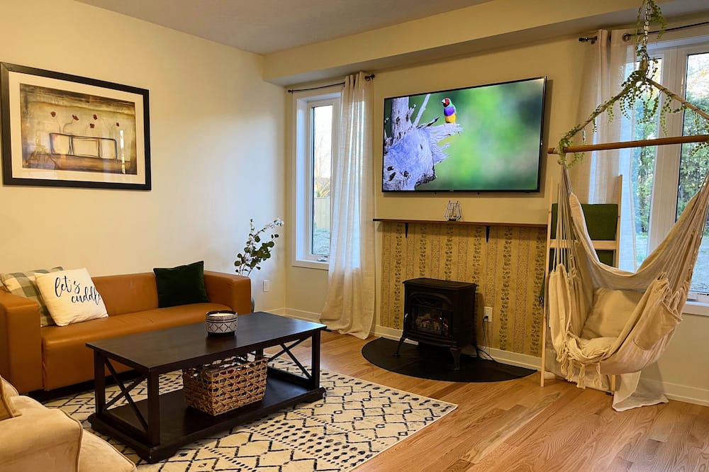 Photo of Livingroom in Cambridge