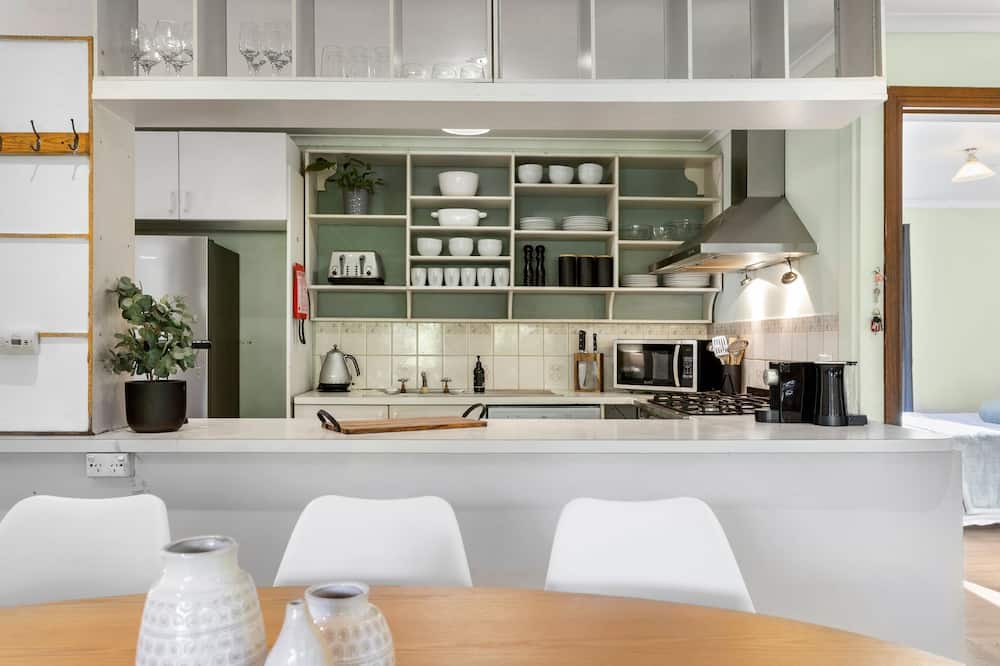 Photo of Kitchen in Metcalfe