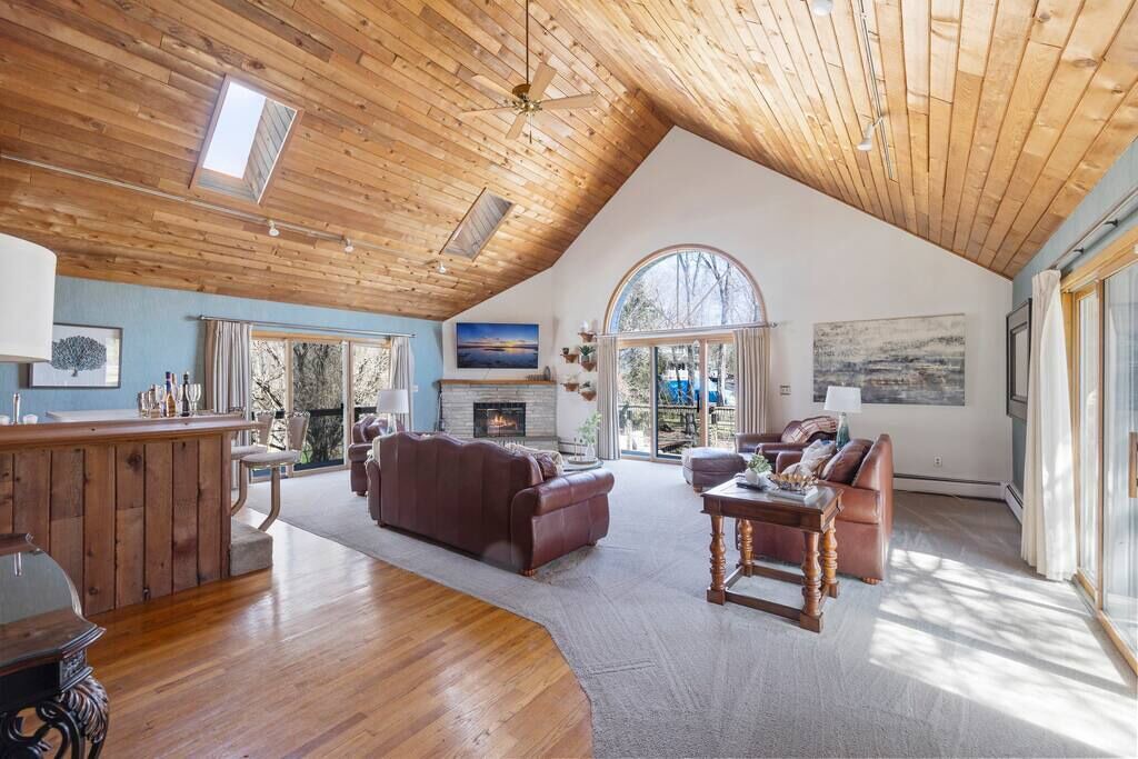 Photo of Livingroom in Monroe