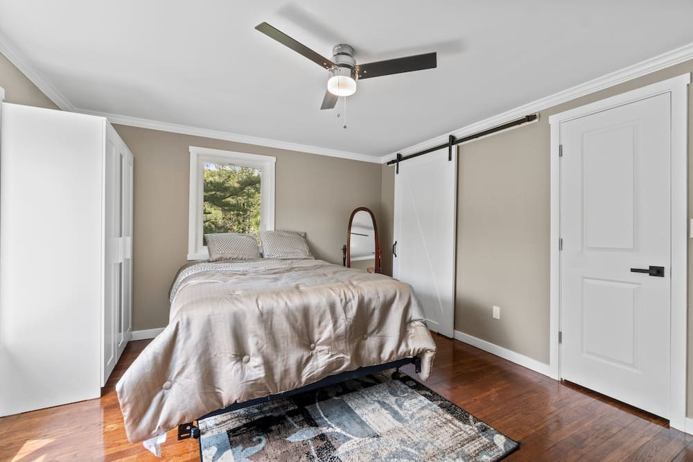 Photo of Bedroom in Lake Peekskill