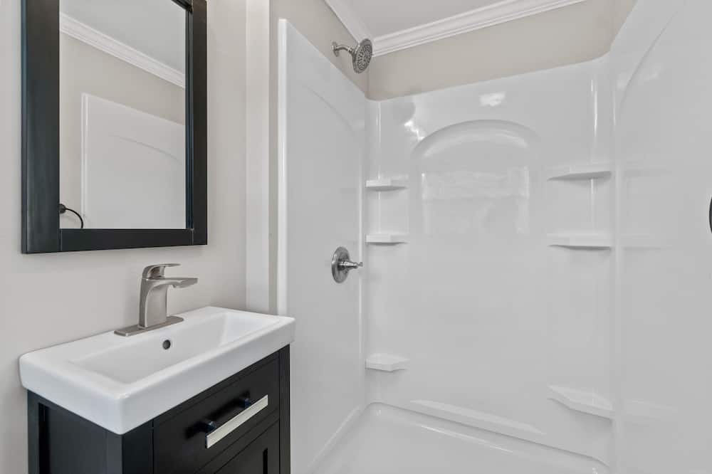 Photo of Bathroom in Lake Peekskill