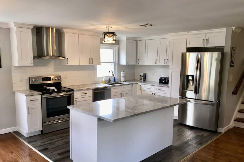 Photo of Kitchen in Lake Peekskill