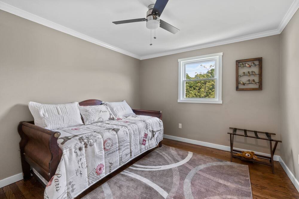 Photo of Bedroom in Lake Peekskill