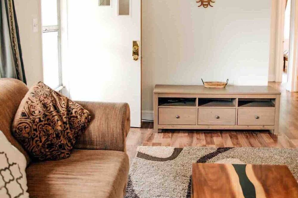 Photo of Bedroom in Villa Heights