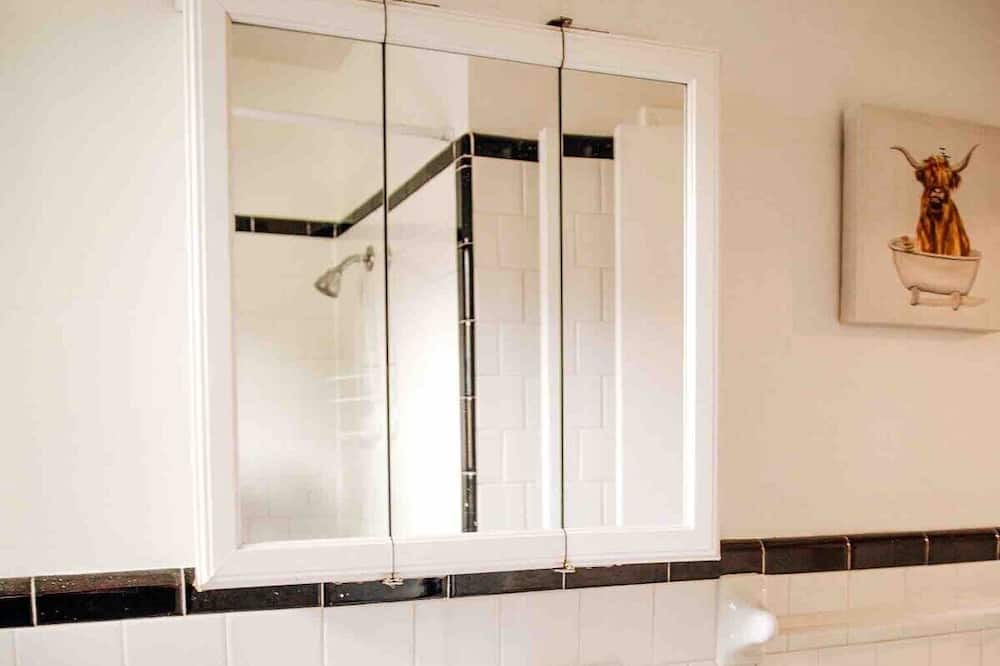 Photo of Bathroom in Villa Heights