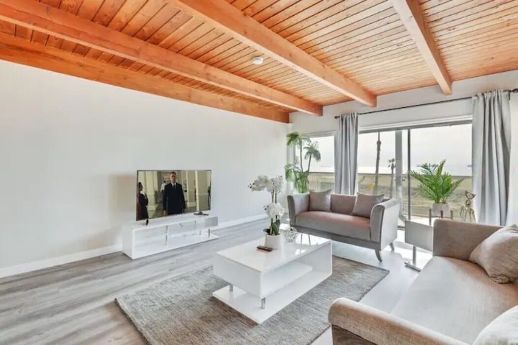 Photo of Livingroom in Old Towne