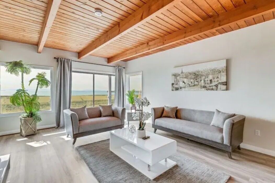 Photo of Livingroom in Old Towne