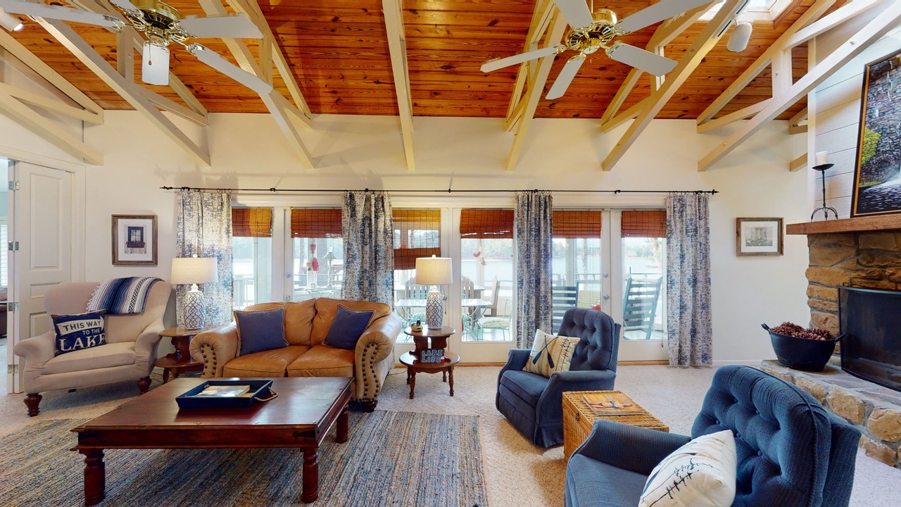 Photo of Livingroom in Little Kowaliga